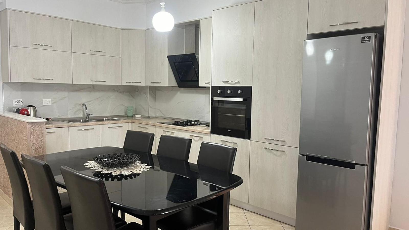 Visar Apartments Vlorë Екстериор снимка