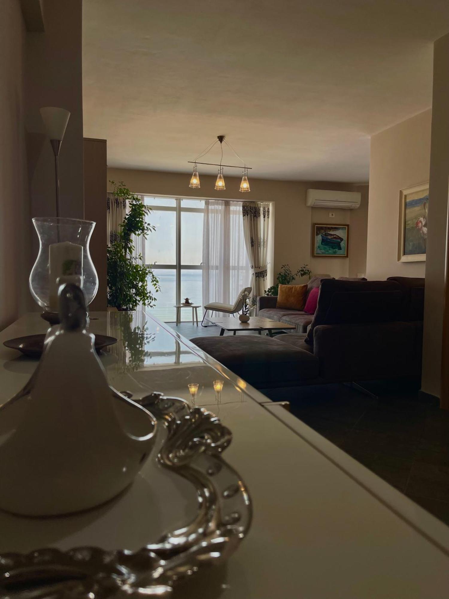 Visar Apartments Vlorë Екстериор снимка