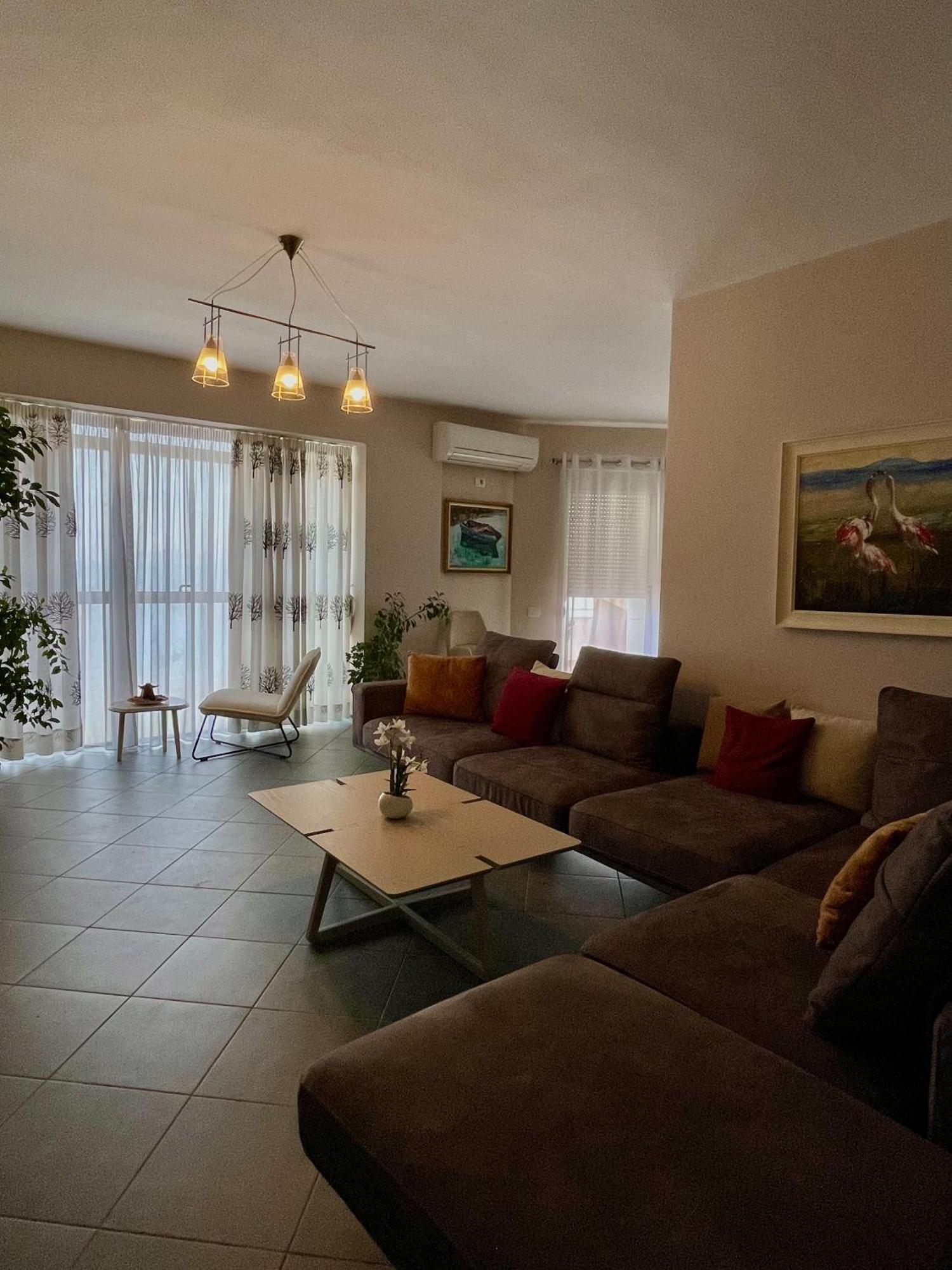 Visar Apartments Vlorë Екстериор снимка